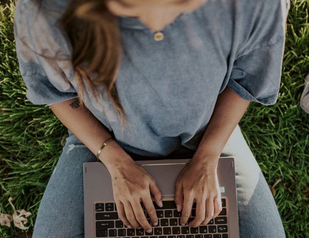 windows nghkb2w2kgu unsplash